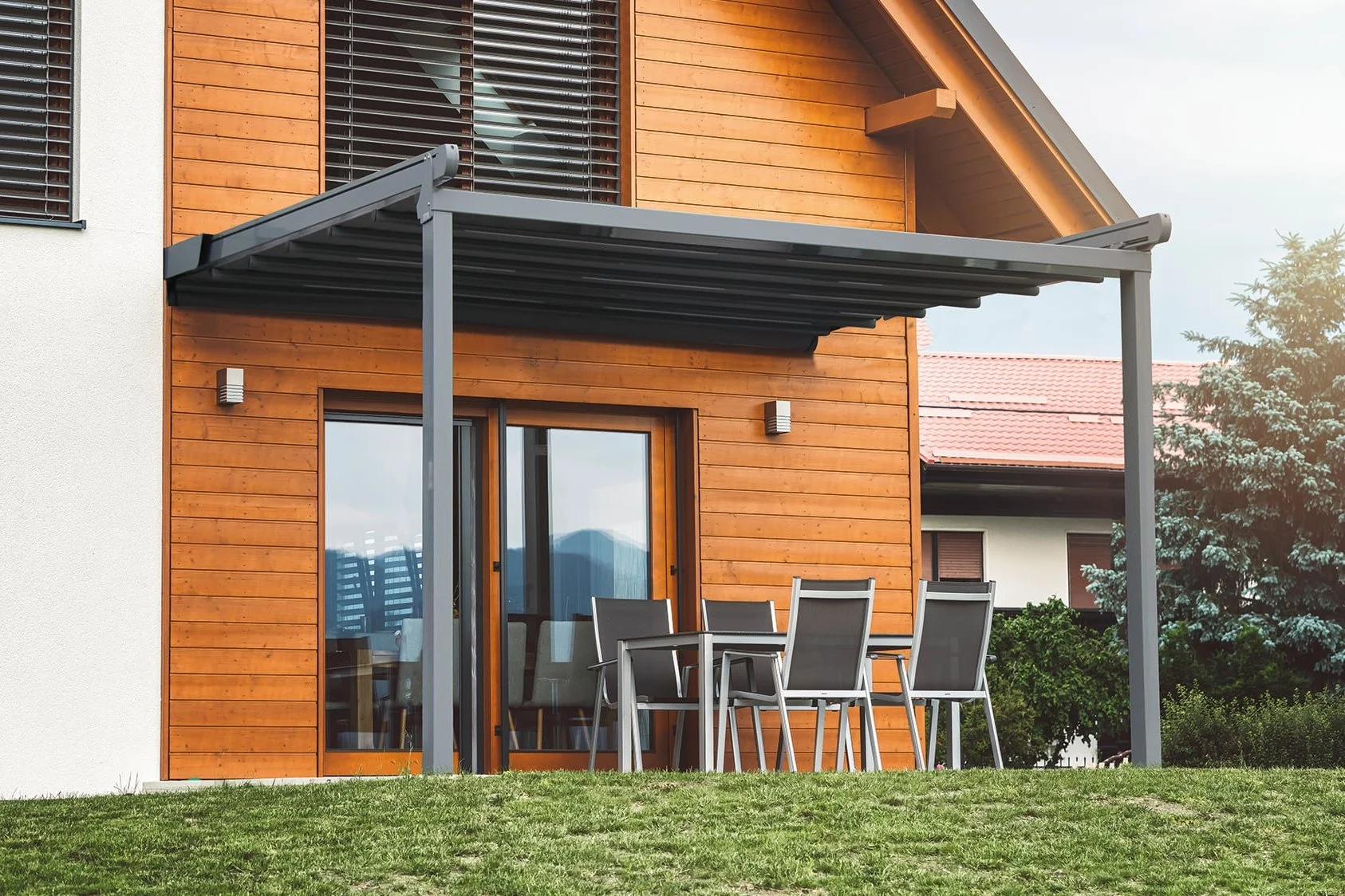 csm_erwilo-markise-terrasse-690-einzigartig-grau-druck__2000px_25400328e5
